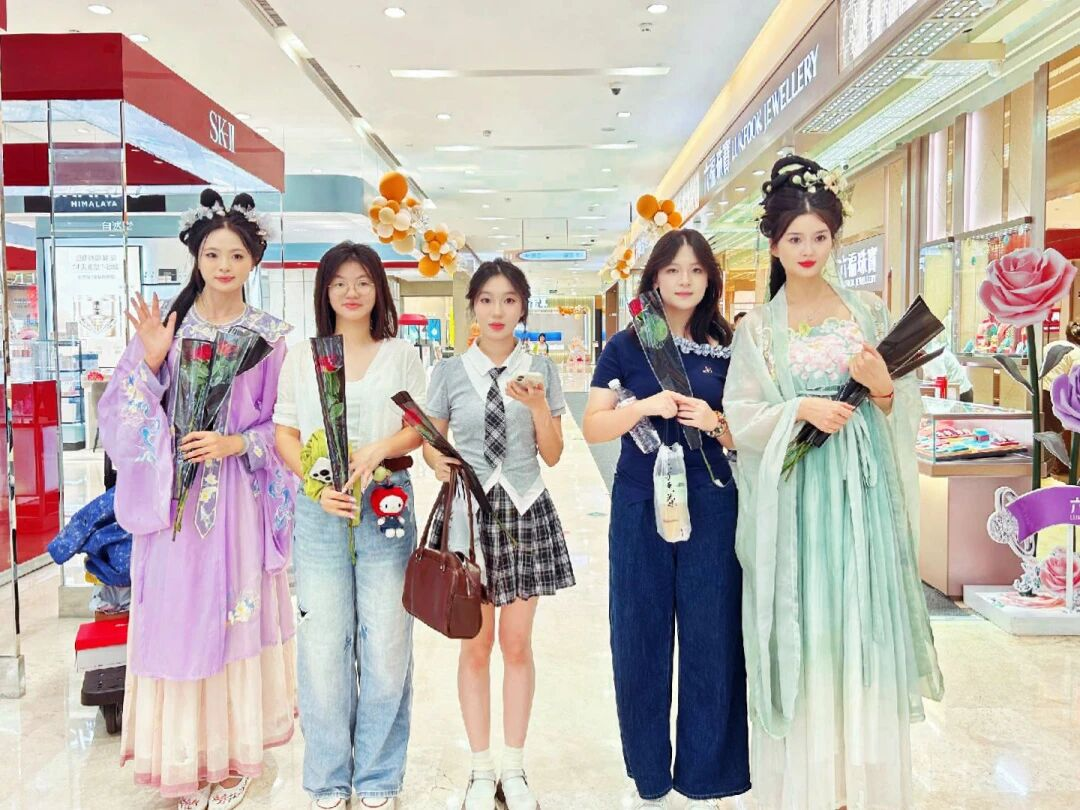 UUµçÍæ(ÖйúÇø)¹Ù·½ÍøÕ¾