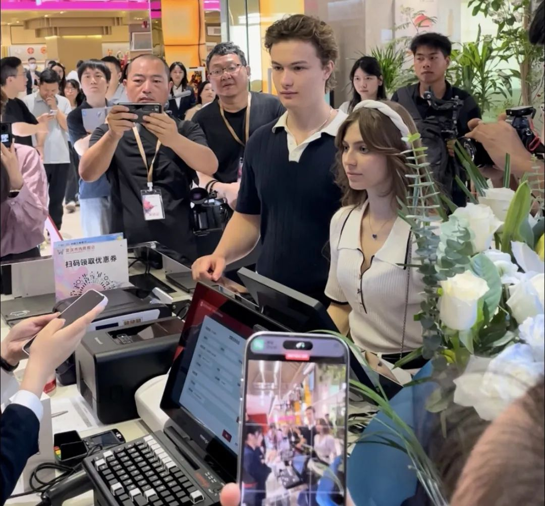 UUµçÍæ(ÖйúÇø)¹Ù·½ÍøÕ¾